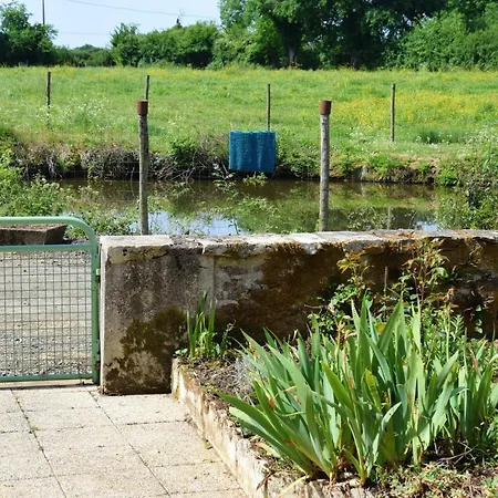 Maison Charismatique A Saint-germier Avec Jardin Cloture. Holiday home *