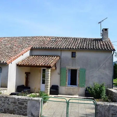 Maison Charismatique A Saint-germier Avec Jardin Cloture.