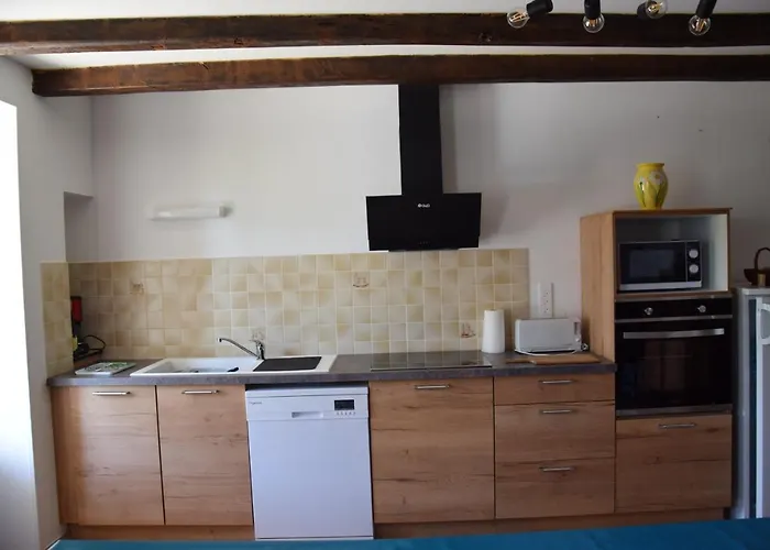 Maison Charismatique à Saint-germier Avec Jardin Clôturé. Сasa de vacaciones