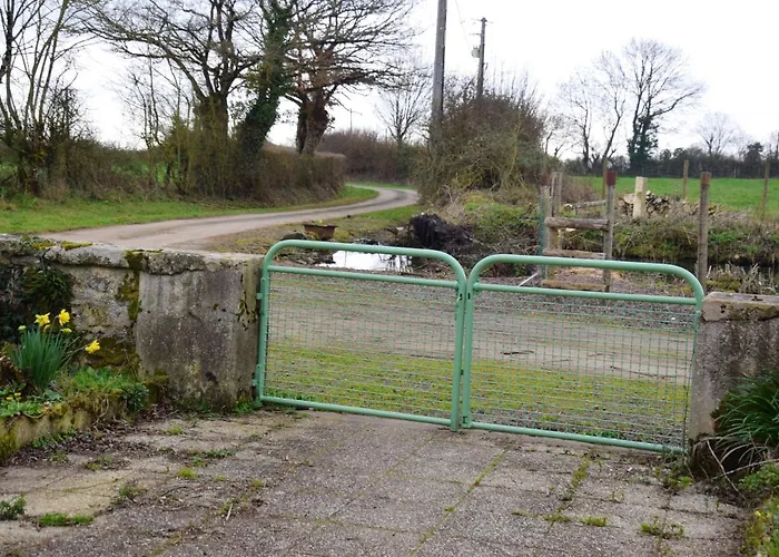 Сasa de vacaciones Maison Charismatique à Saint-germier Avec Jardin Clôturé.