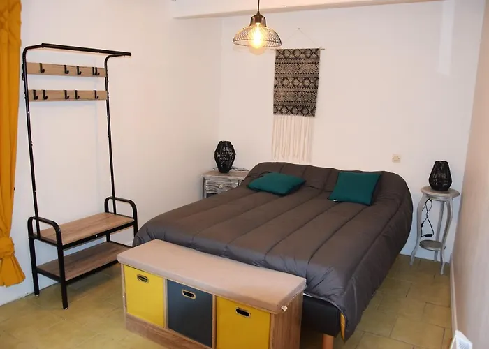 Сasa de vacaciones Maison Charismatique à Saint-germier Avec Jardin Clôturé.