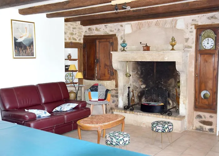 Maison Charismatique à Saint-germier Avec Jardin Clôturé. Сasa de vacaciones Saint-Germier (Deux-Sevres)